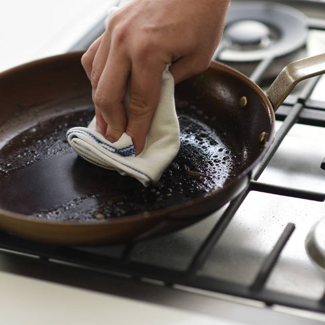 The Misen Carbon Steel Pan is easy to clean up in a snap without soap.