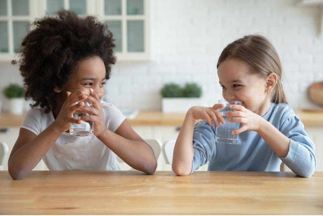 Gardez l'eau propre en changeant régulièrement l'ampoule UV et le manchon de nettoyage.