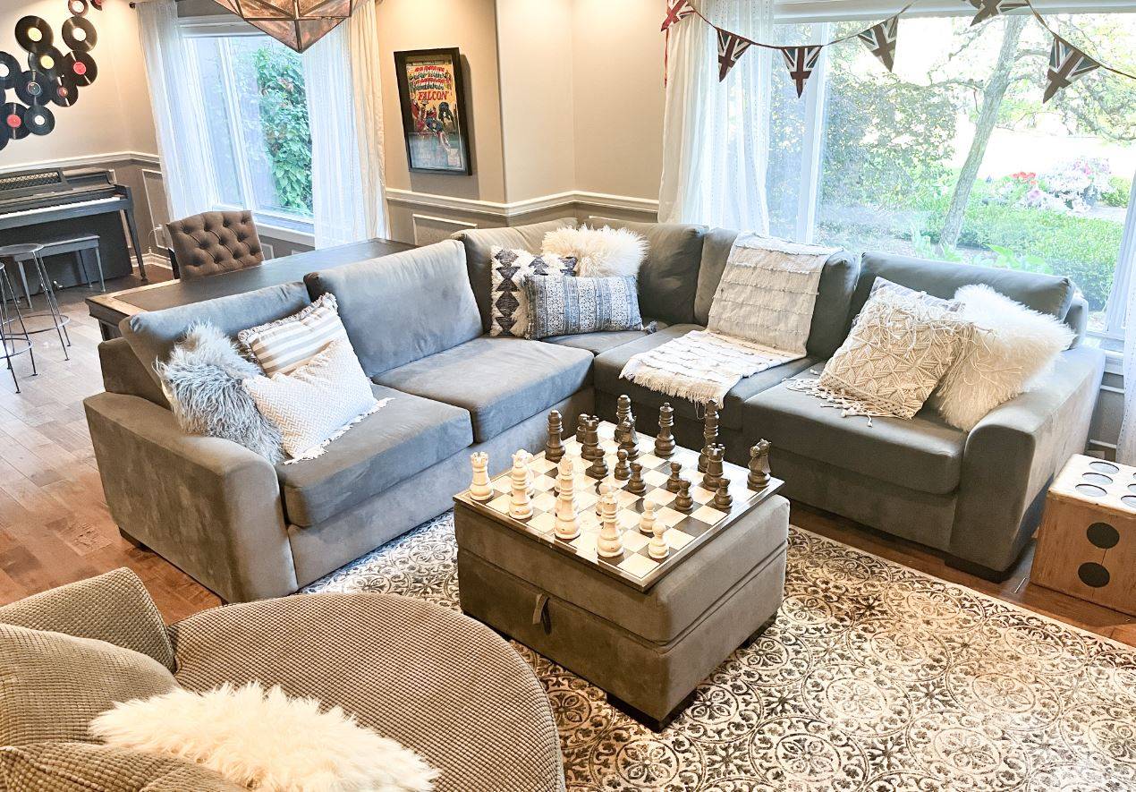 Calgary sectional