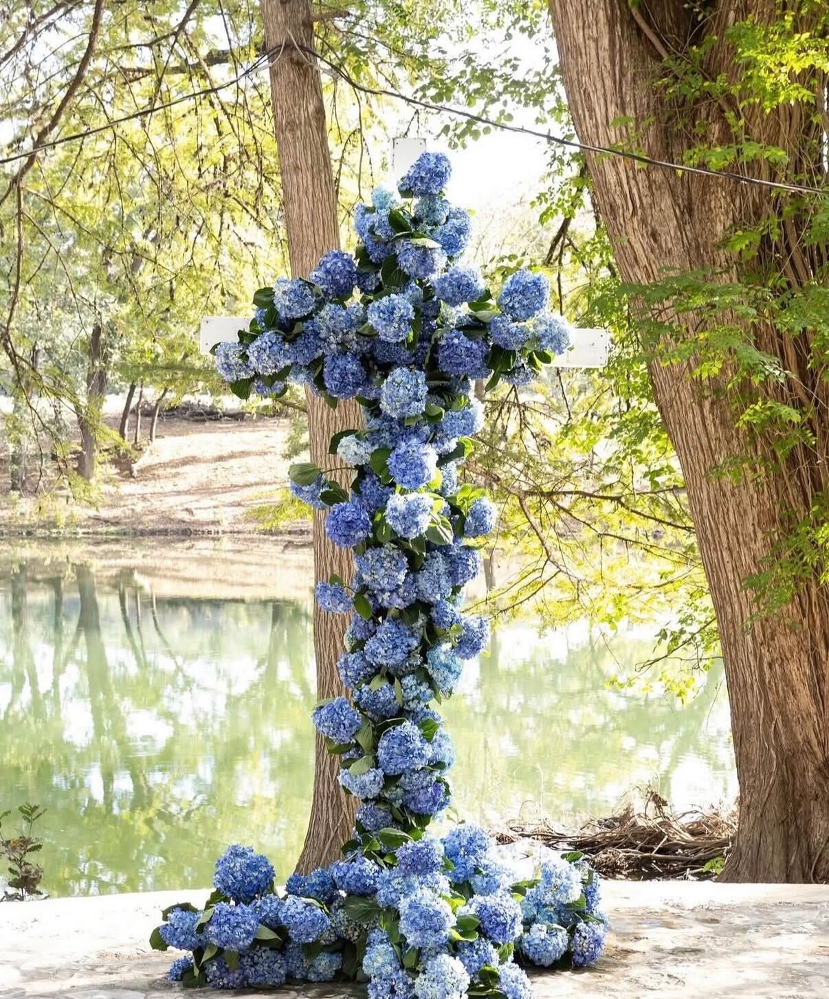 cristen wedding with blue hydrangeas