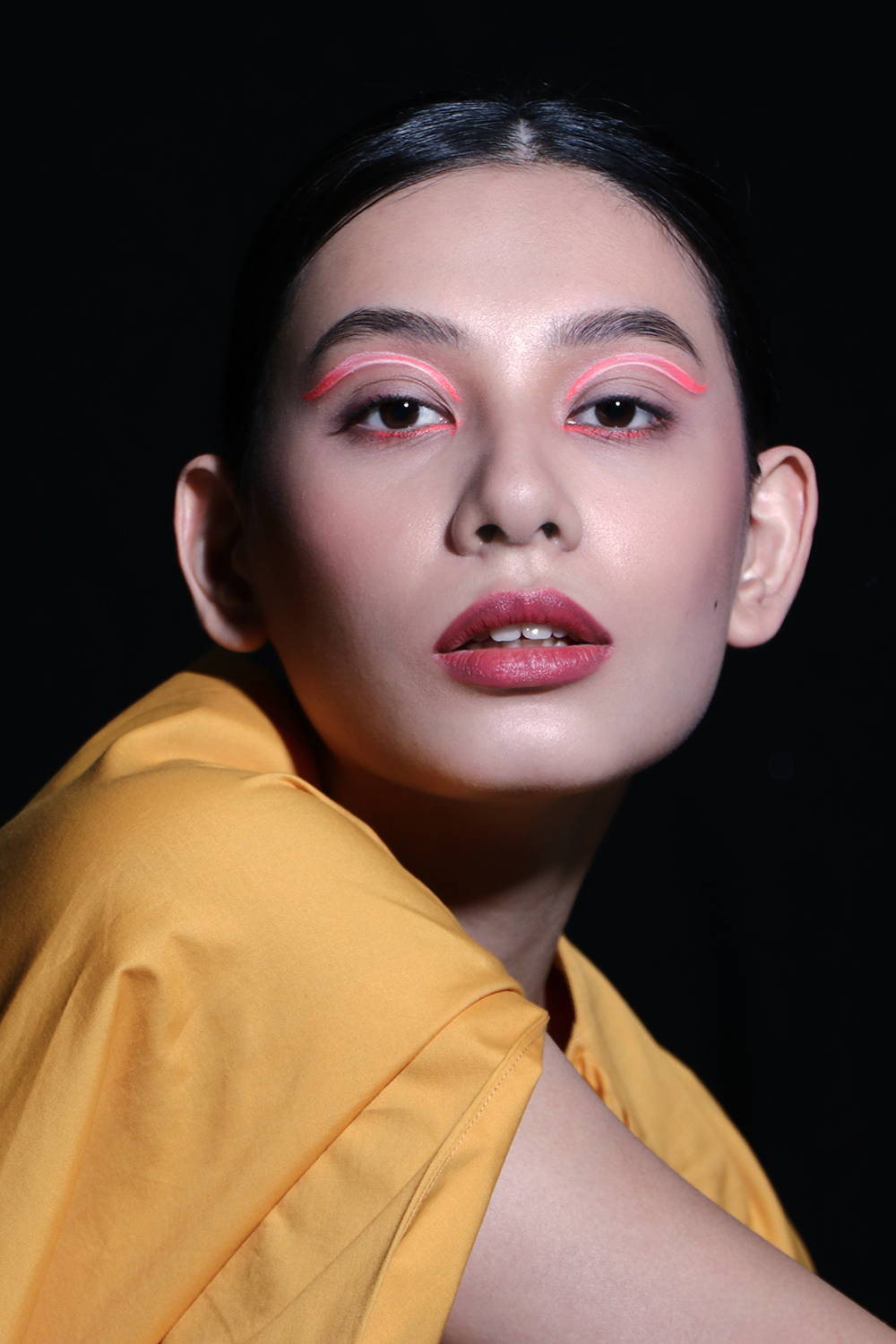 Get The Look: Bold Graphic Eyes - Rustans.com