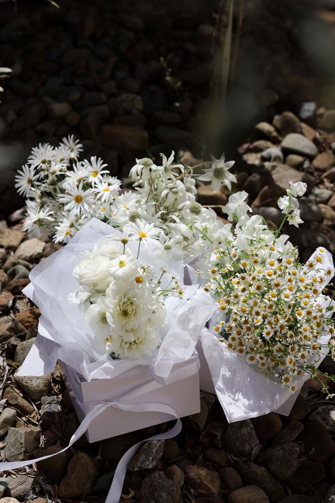 White simple wedding florals.