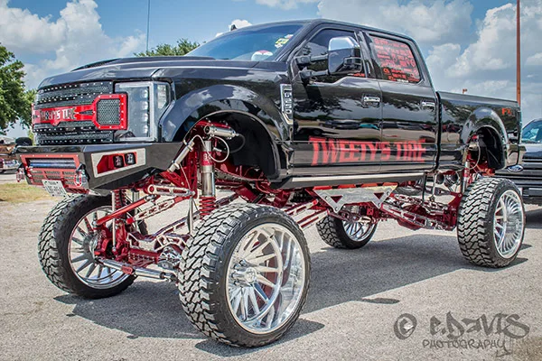 Tweety's Tire's 2018 Ford F250 Train Horn Install
