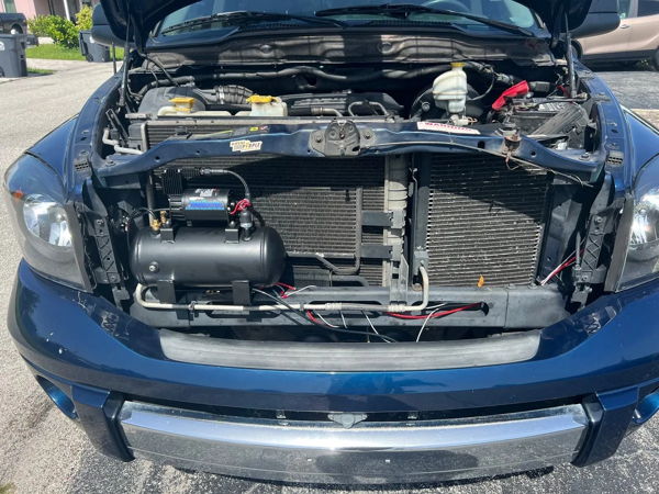 FLATLAW 127H horn and mounting hardware on Jeff's Dodge RAM