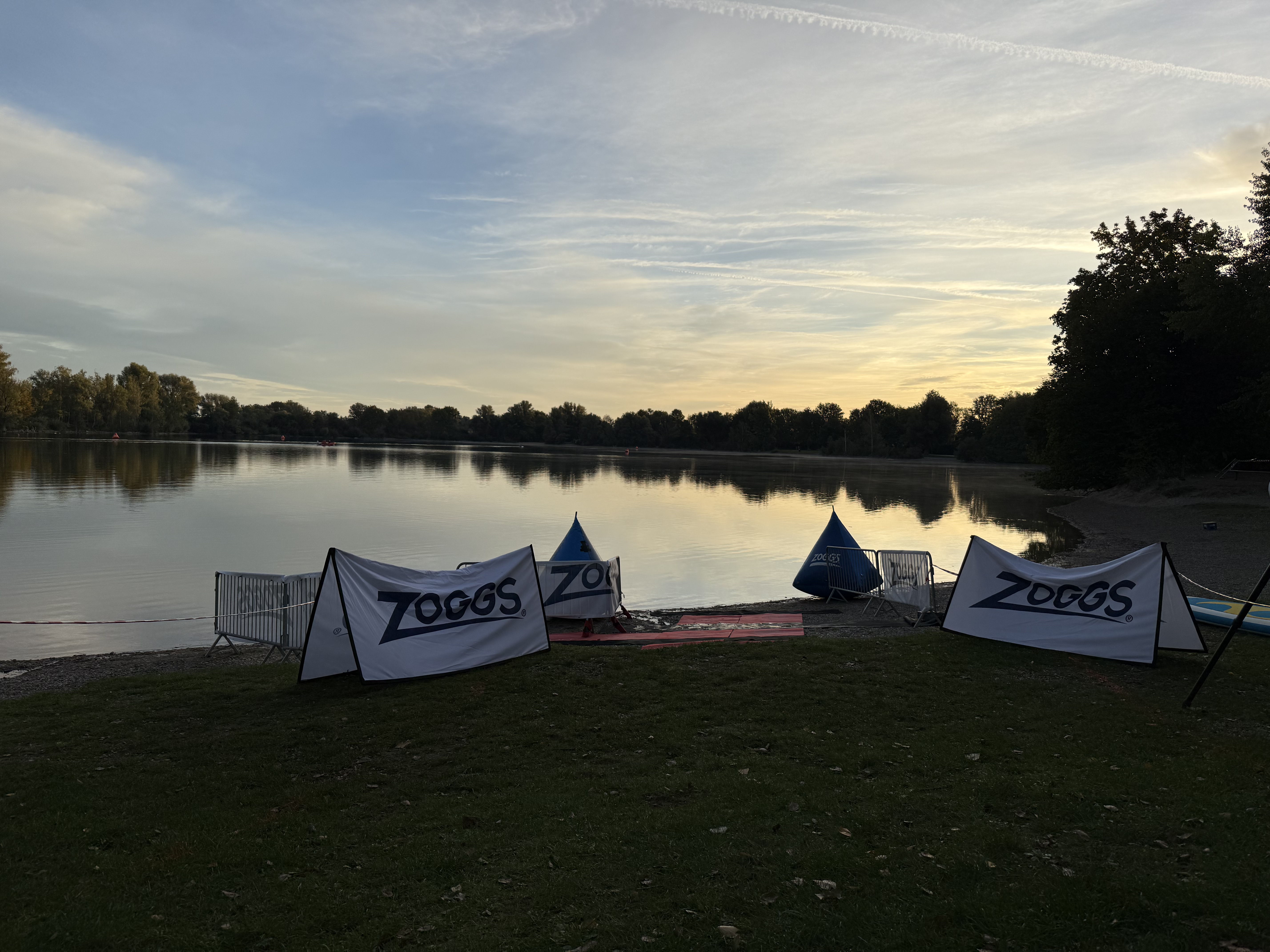 Der Schwimmausstieg am Morgen fotografiert.