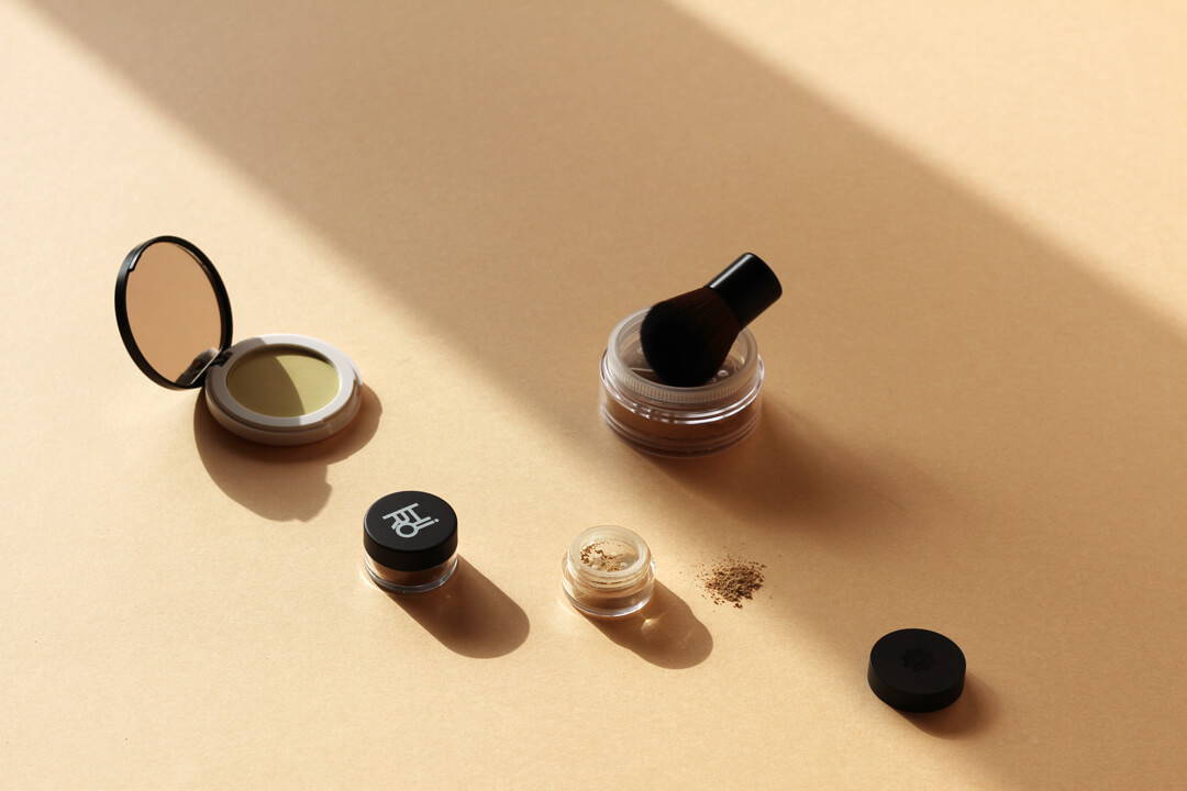 Maquillage minéral Lily Lolo et Hiro | Cinq soins de la peau