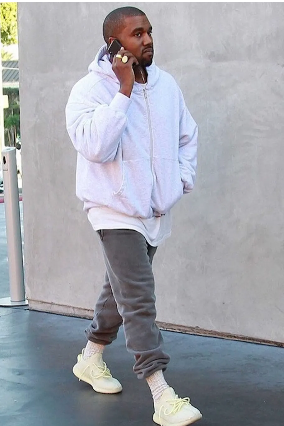 Надеть кроссовки новые. Adidas Kanye West Yeezy Boost 700. Yeezy Boost 350 Kanye West. Адидас Yeezy Kanye West.