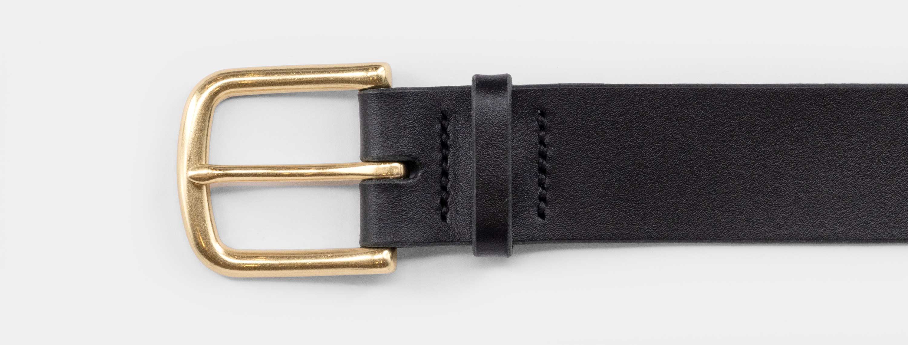 Ceinture en cuir Anto Gros plan sur la couture à la main