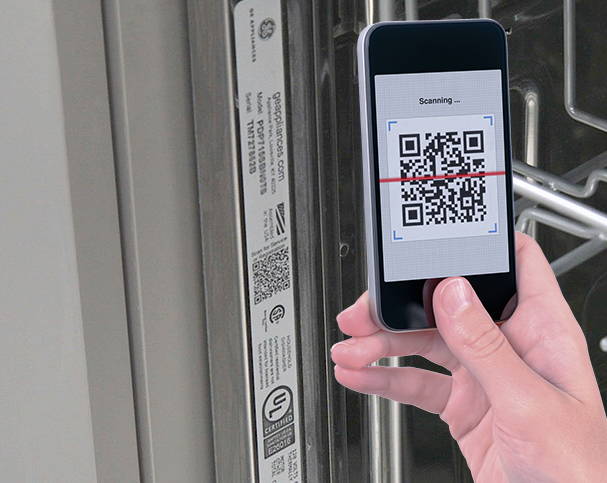 using smartphone to scan a product QR codea 
