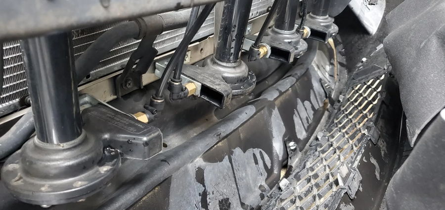 Four black train horns mounted vertically in front of radiator brass air lines Guillermo's 2007 Toyota Sienna Conductor's Special 2HB gallery photo 3