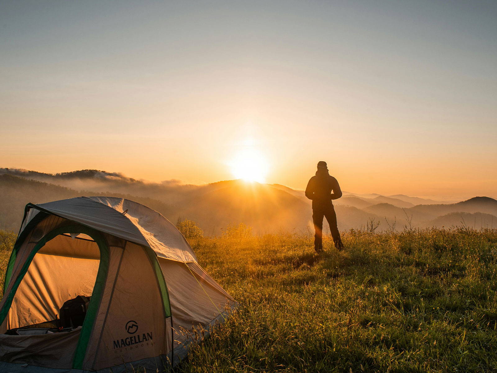 An image showing a morning sunrise whilst wildcamping in the UK