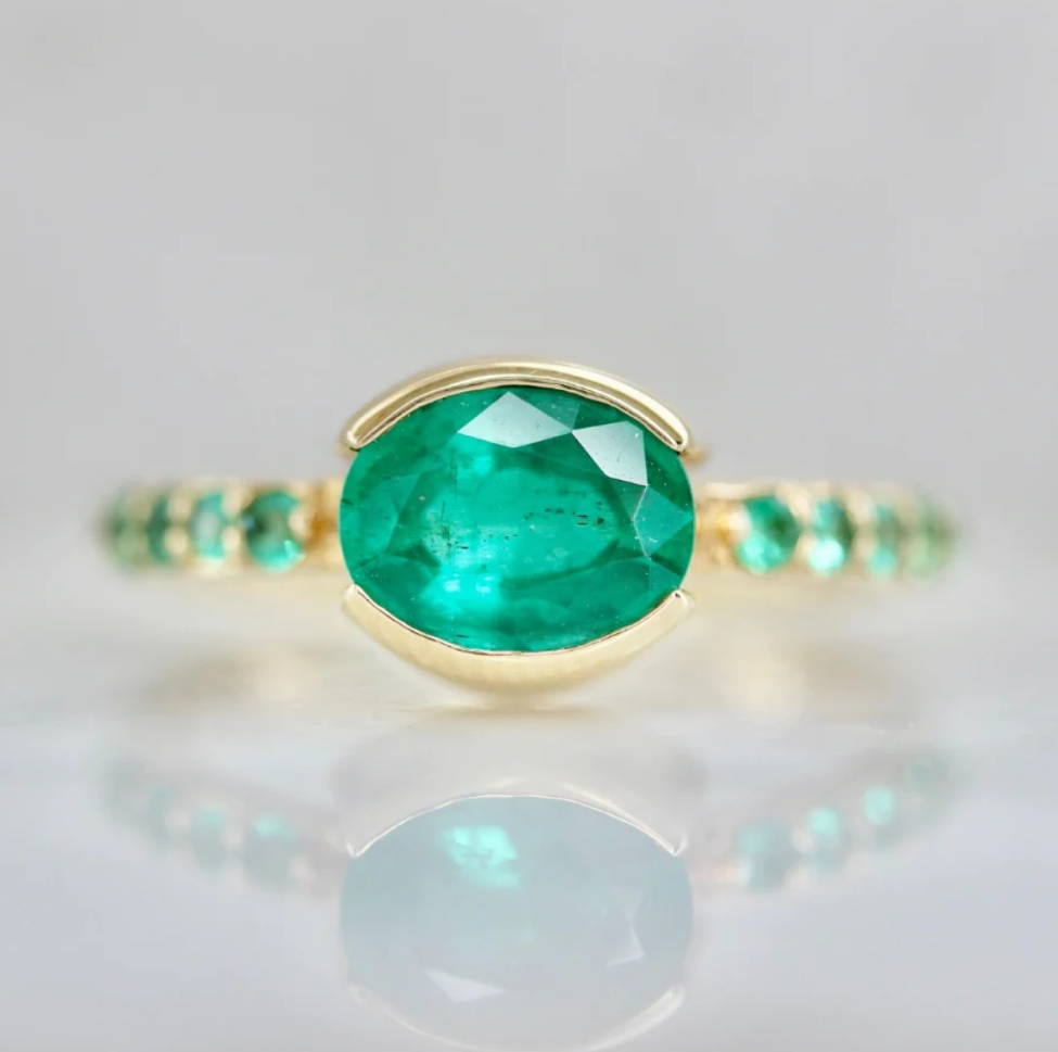 oval cut emerald ring