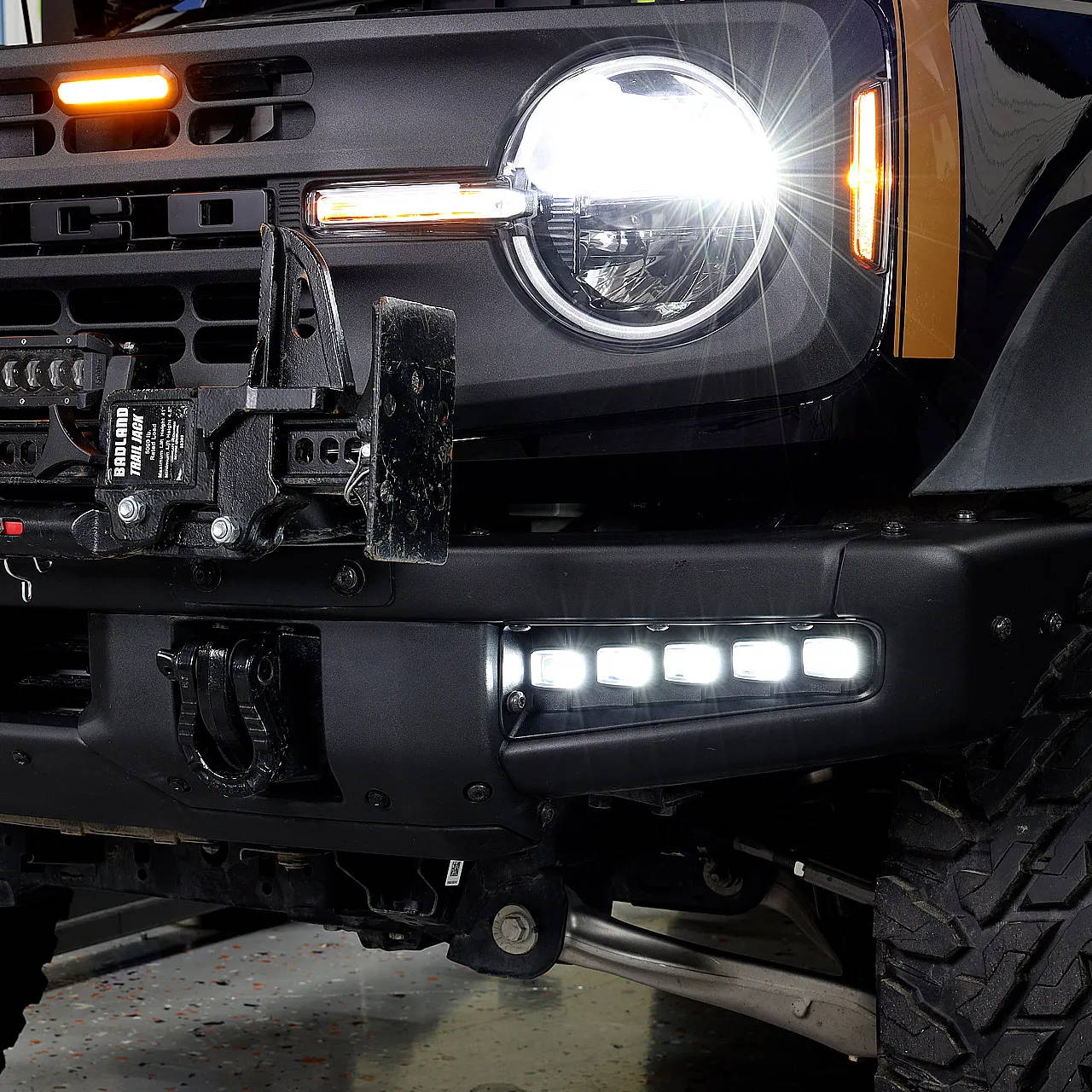 IAG I-Line 5 Lamp Bumper Indicator Light Kit for use with Modular Bumper 2021+ Ford Bronco - Installed & Lighted
