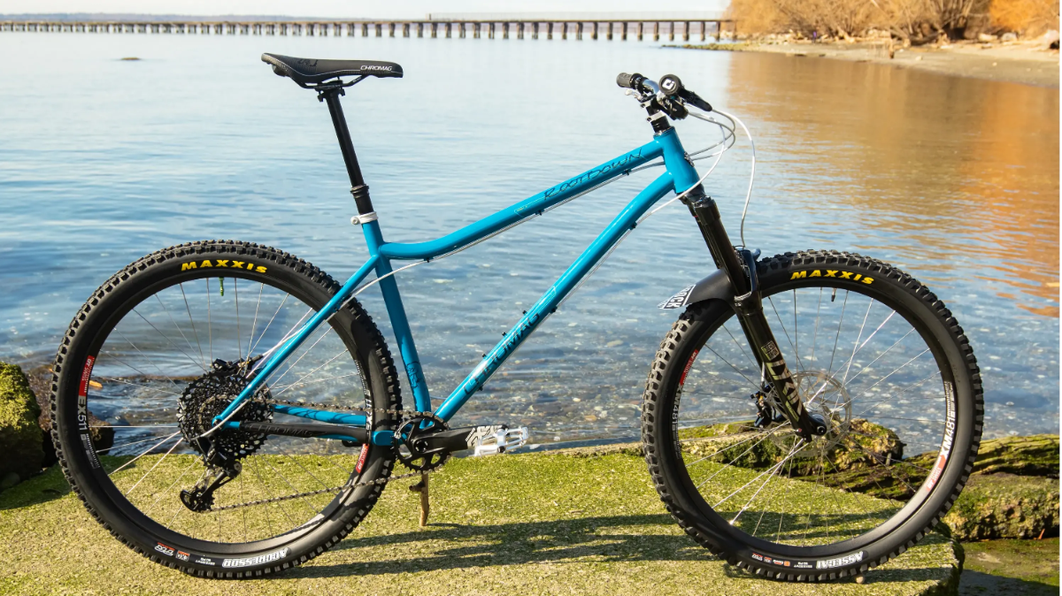 Custom Chromag Rootdown 29er 29in indigo blue maxxis aggressor maxxis assegai rockshox lyrik ultimate series 