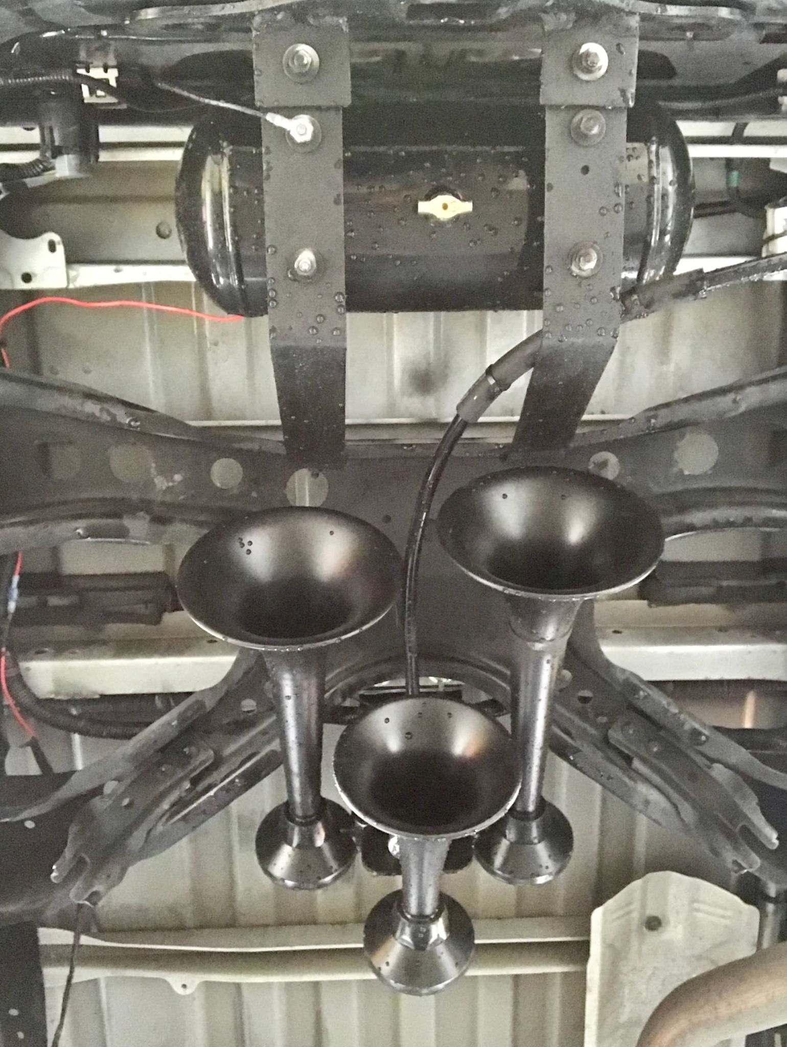 Anthony's 2014 Toyota Tundra Train Horn Install