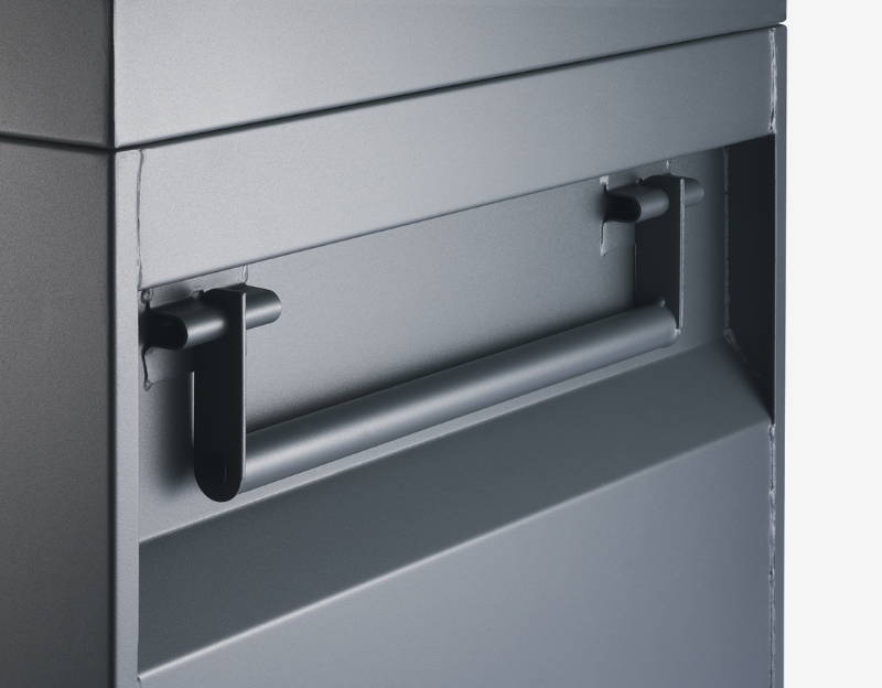 recessed side handle