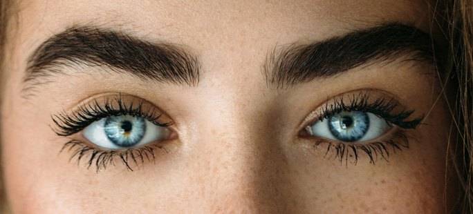 blue eyes woman