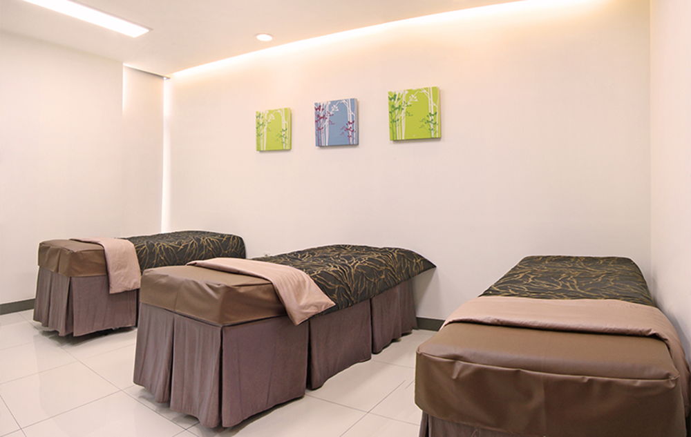 Recovery care room at Fresh Dr. Hong Plastic Surgery in Korea for comfortable post-operative healing