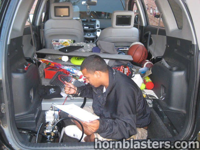 Cargo area wiring manual air compressor install Wesley's Toyota RAV4 Conductor's Special 228H gallery photo 12