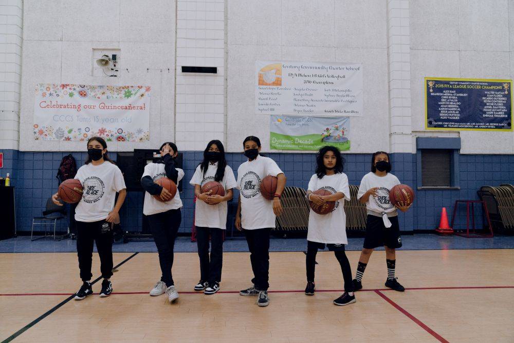 kids line up to play basketball
