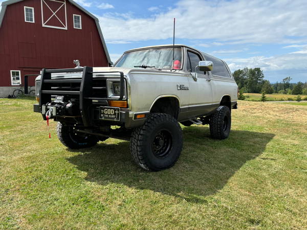 1989 Dodge RAM Charger with HornBlasters 2-Chime 3-Liter Train Horn Kit