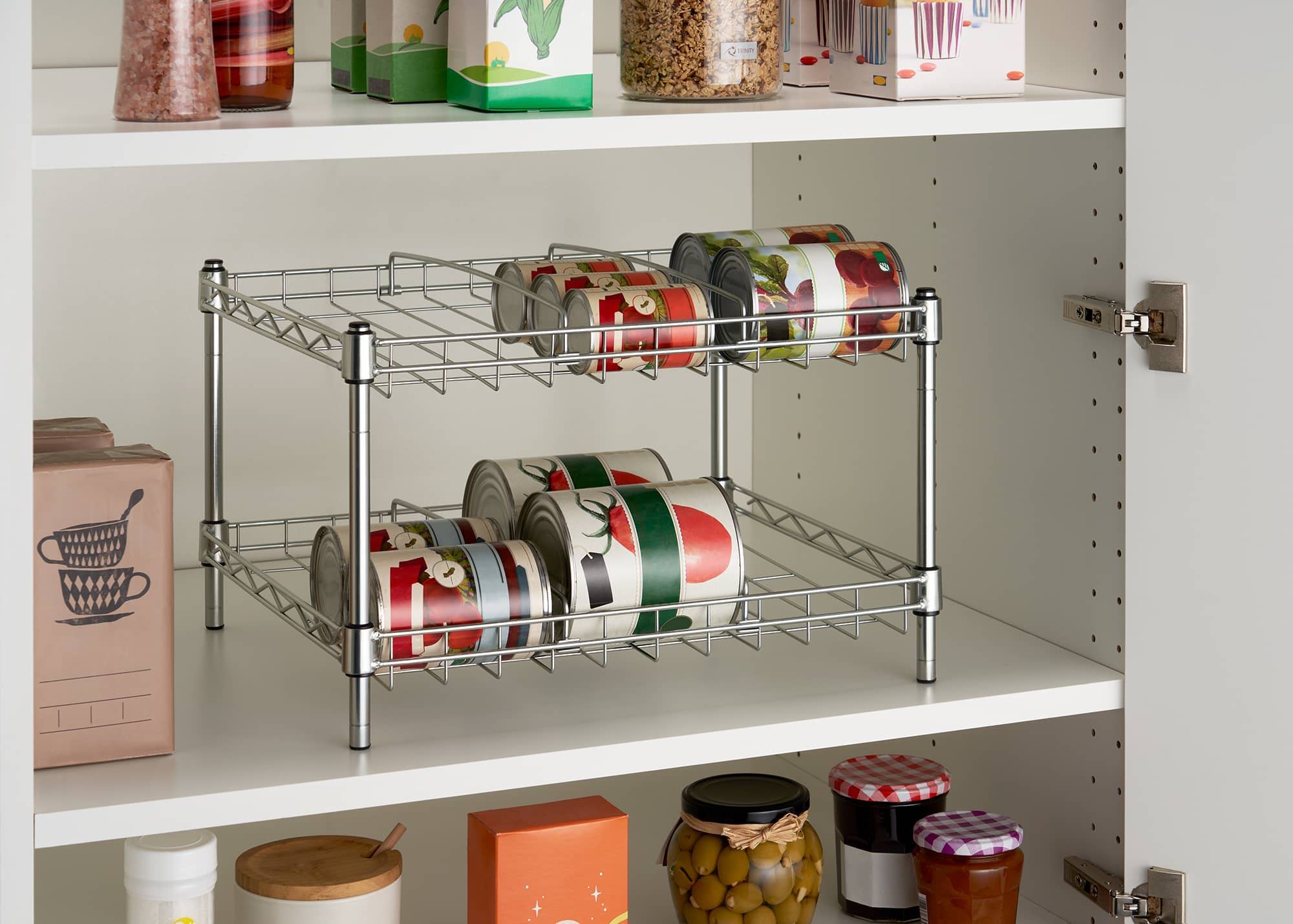 can organizer inside a pantry