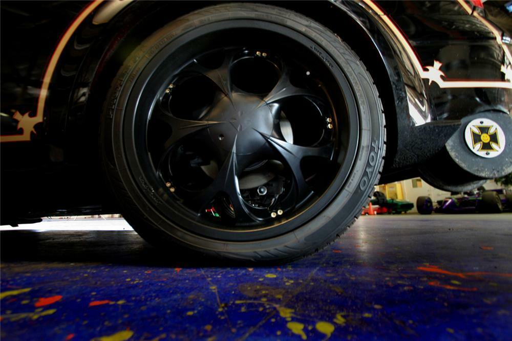 Monster Garage's 2005 Dodge Magnum Train Horn Install