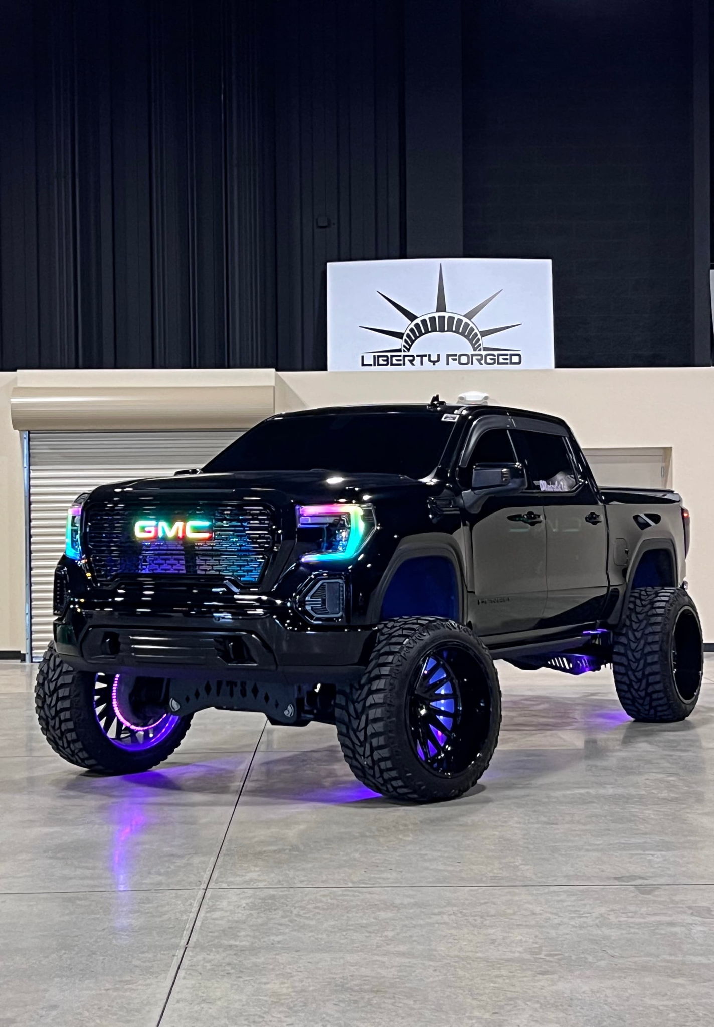 Chris' 2021 GMC Denali Gets Shocker XL S6 Horns + 228H Air System