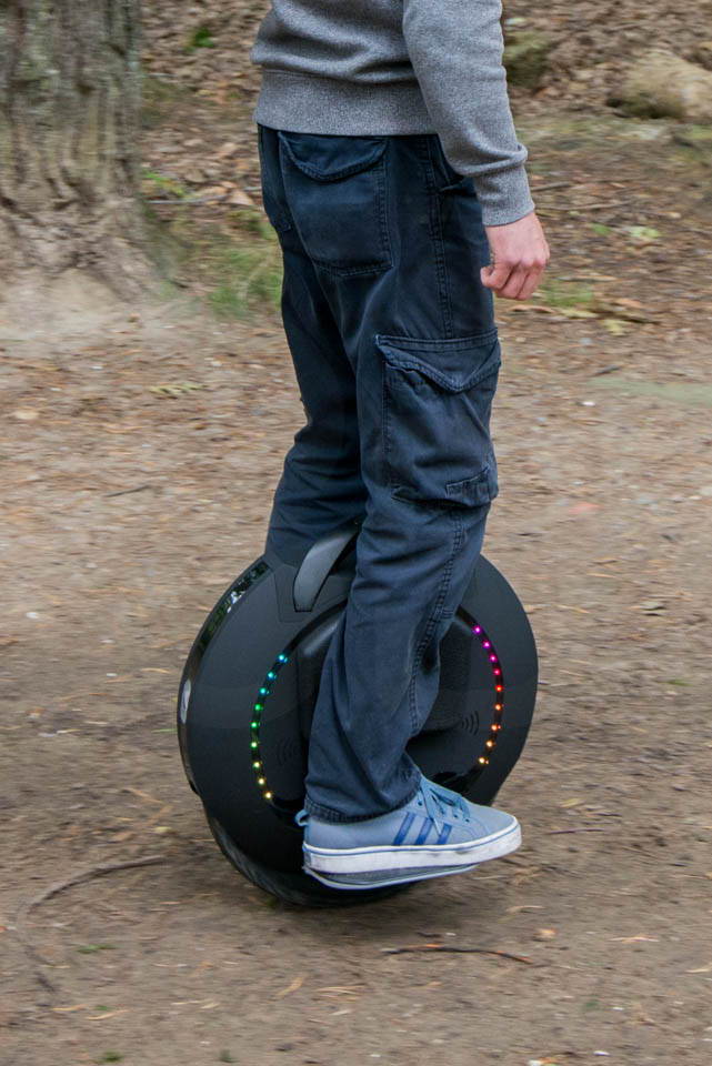 Kingsong KS16S Review riding off road close