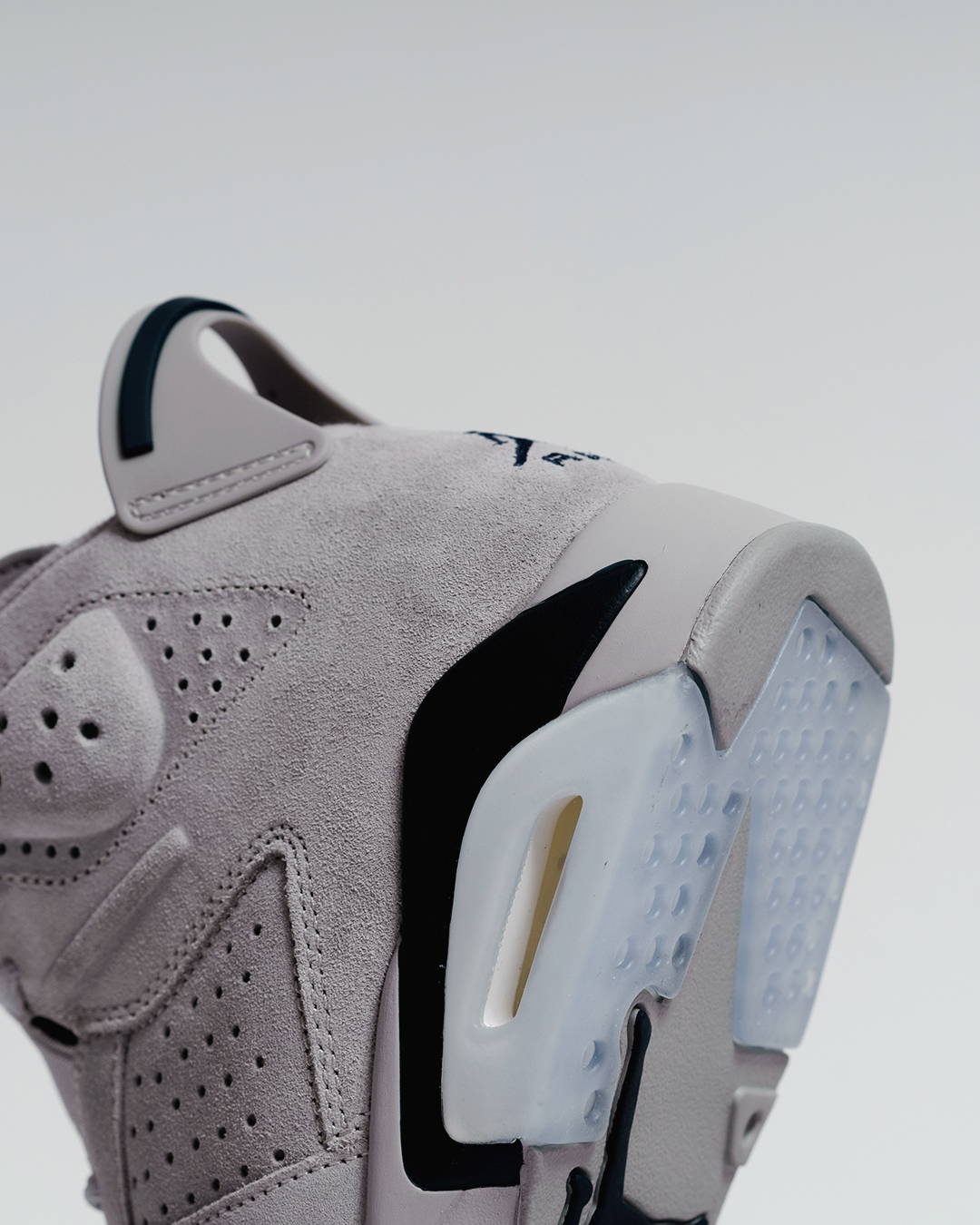single side heel shot of aj6 retro georetown