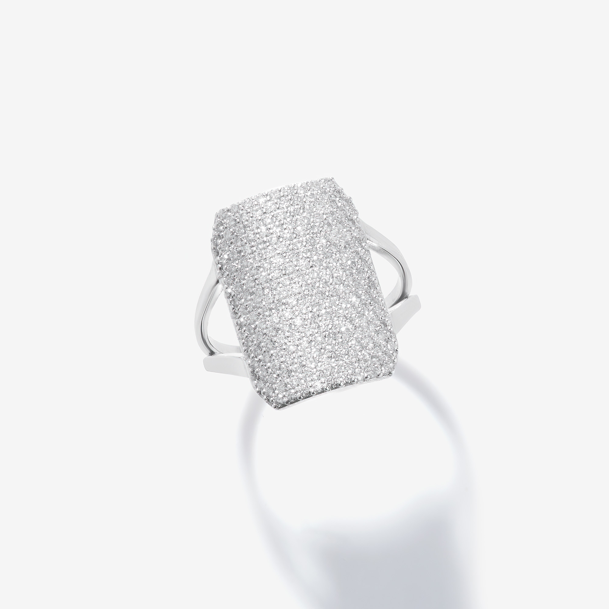 FLAWLESS DIAMOND WIDE TAG RING
