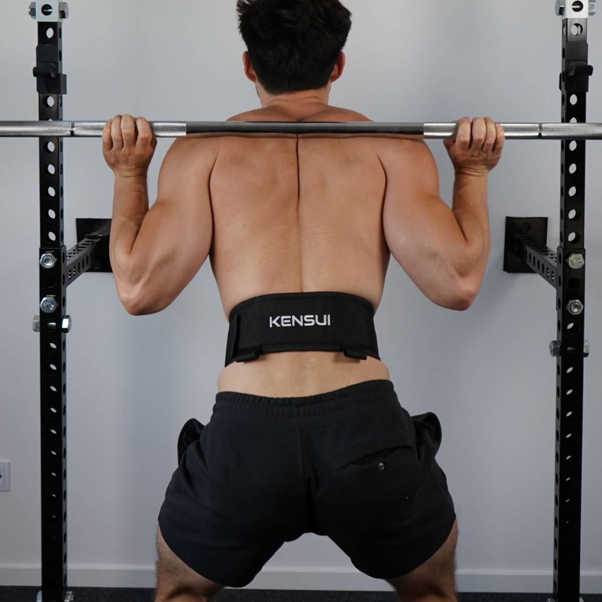 Squat with belt