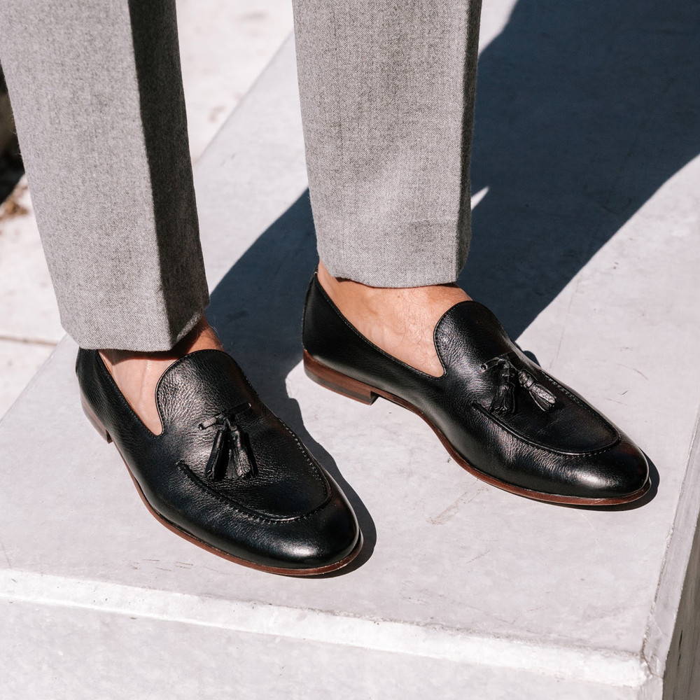 Men wearing Alberto 2.0 Black Loafers with invisible socks