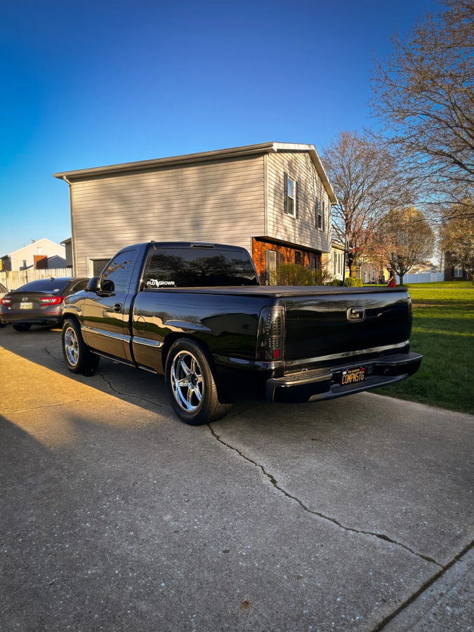 Exterior three-quarter view of Aaron's 1999 GMC Sierra with HornBlasters Conductor's Special 228H train horn kit featured customer install gallery photo 1
