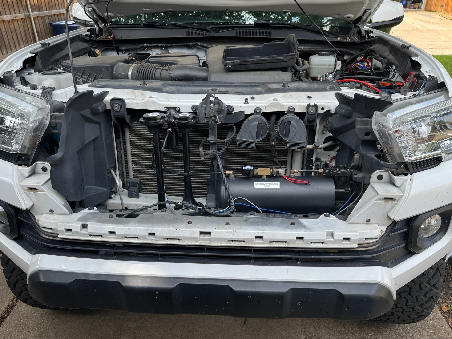 Joel’s 2021 Toyota Tacoma with 2-Chime 3-Liter Air Horn Kit