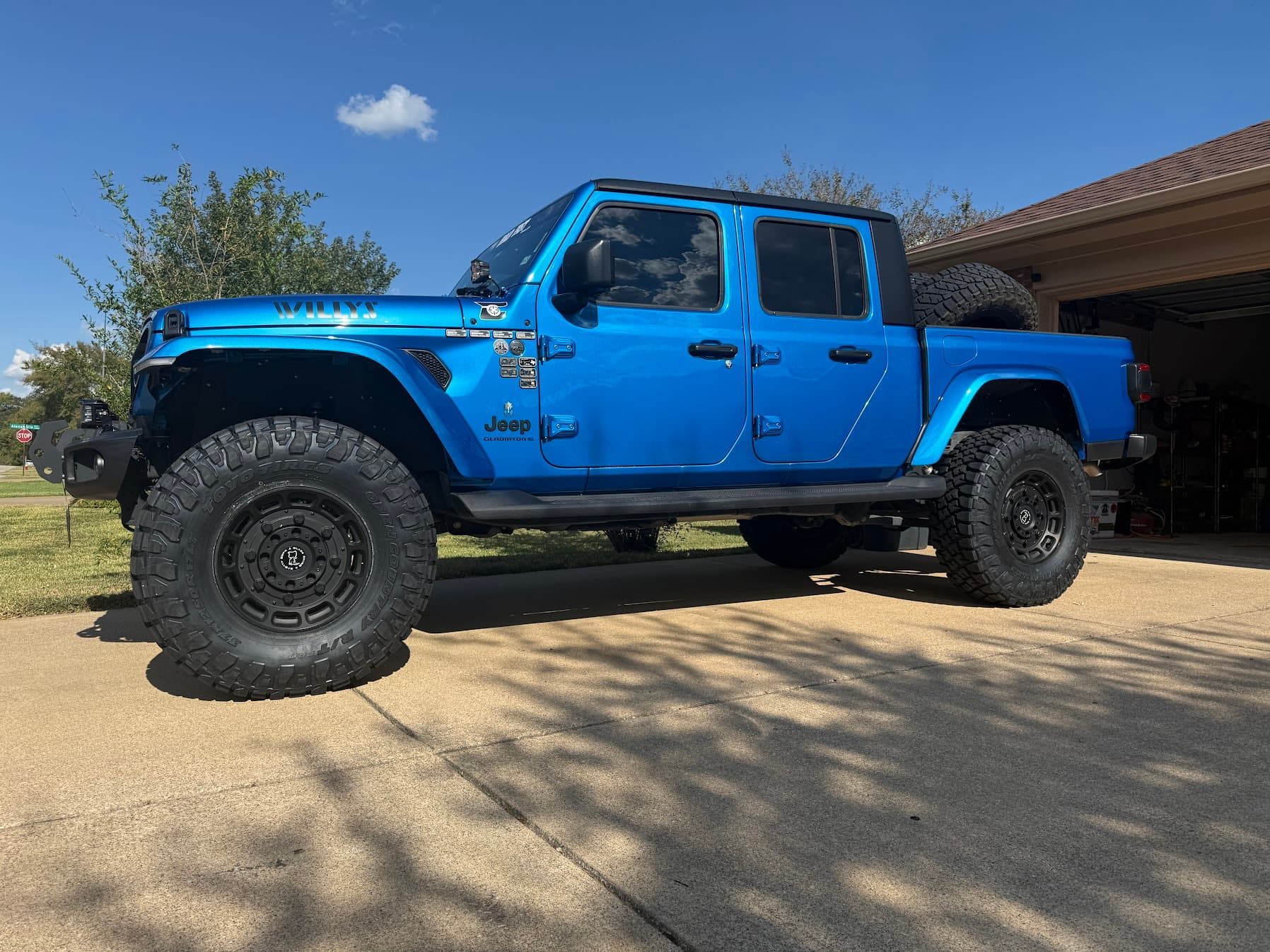 Chadd's 2024 Jeep Gladiator Train Horn Install with Flatlaw 3-Liter Horn Kit