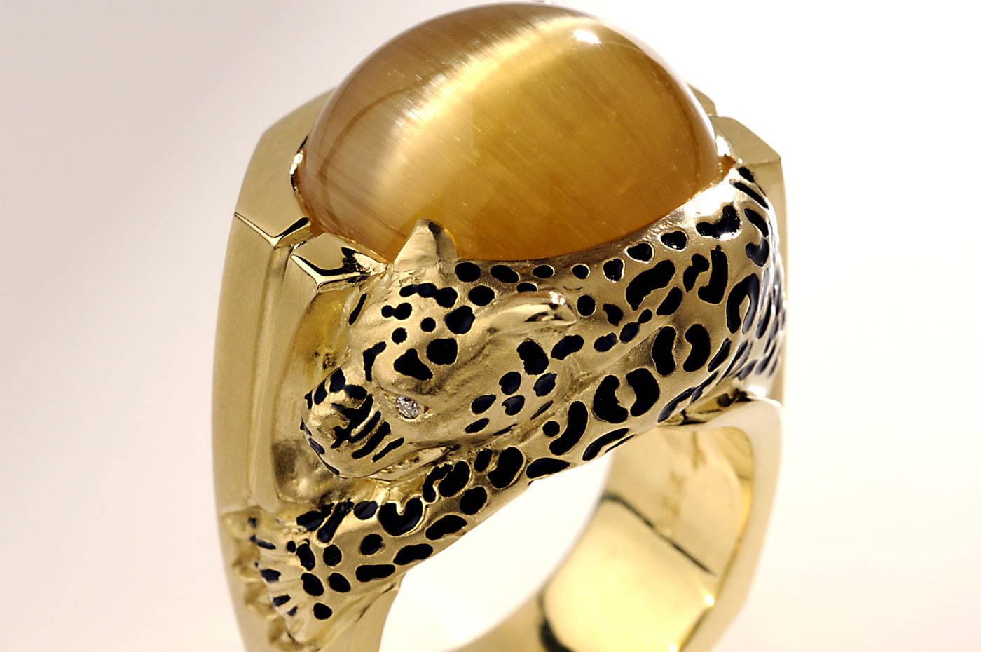 Image of Eye of The Leopard Ring in Chicago's Granger Hall of Gems