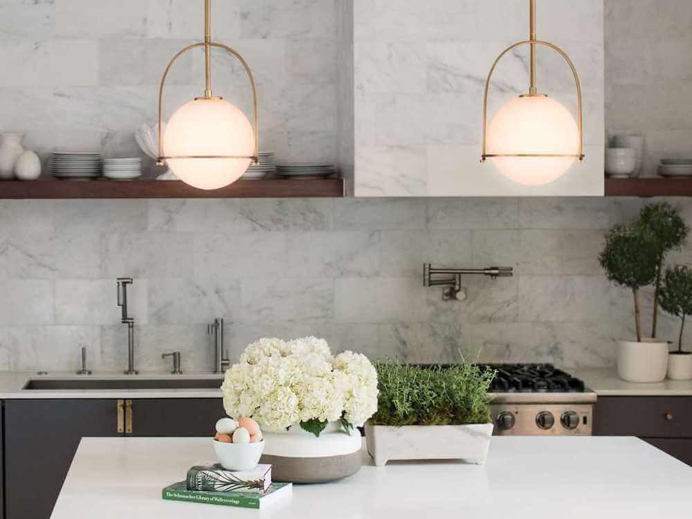 Kitchen Island Lighting In 4 Simple, How High To Hang Chandelier Over Kitchen Island