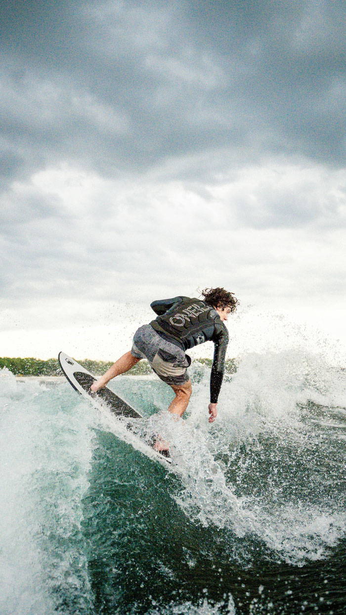 Which Hull Shape Gives The Best Wakesurfing Wave?