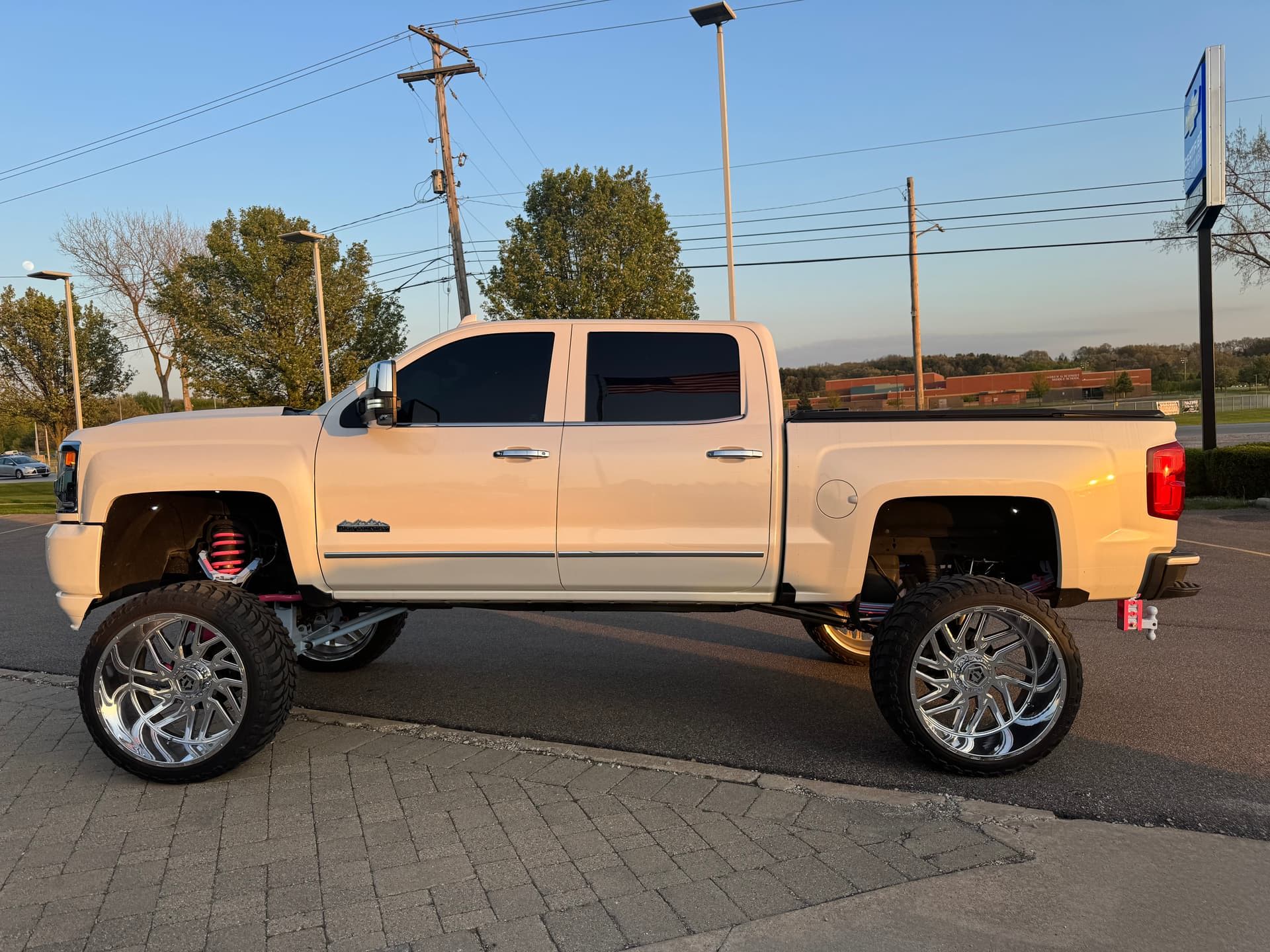 Brianna's 2018 Chevy Silverado 1500 Train Horn Install
