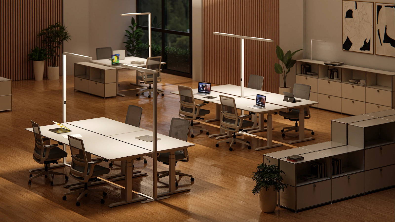 Light Output: With 11,000 lumens for the Lumino Pro and 22,000 lumens for the Lumino Pro Duo, there is sufficient light output to create productive workspaces. This reduces the need for multiple, weaker lights and simplifies workplace planning.
