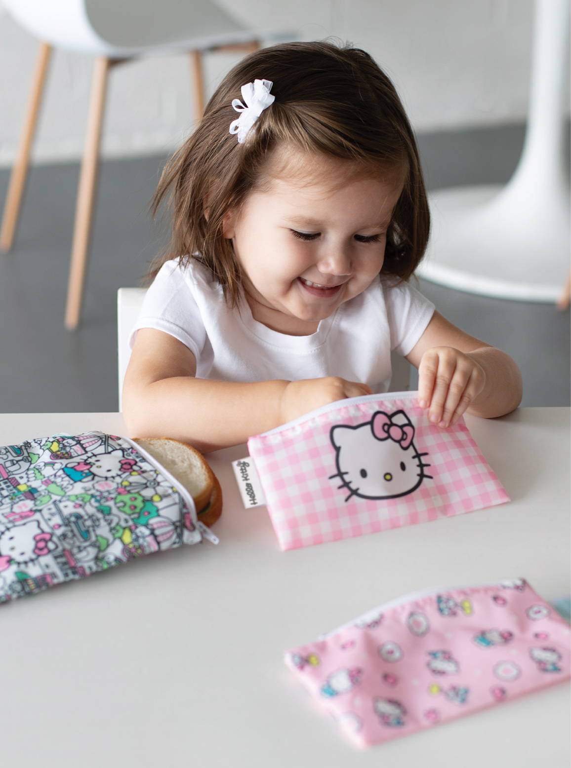 Babies Girls Hello Kitty Print Fabric Baby Bib
