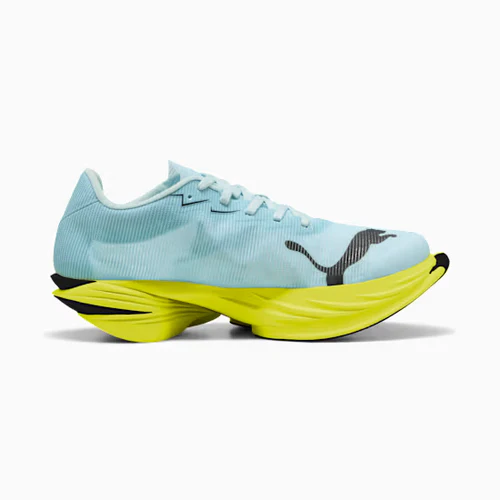 Der Puma FAST-R NITRO Elite 3 Laufschuh für Damen in der Farbe Fresh Water/Lemon Crush in seitlicher Ansicht.