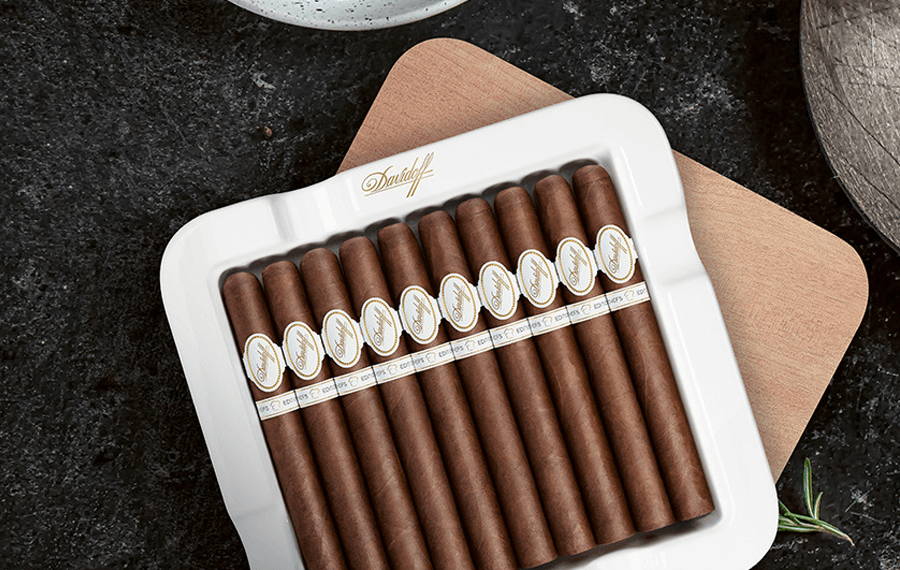 Davidoff Chefs Edition 2021, 10 Zigarren in praktischem Aschenbecher mit Deckel.
