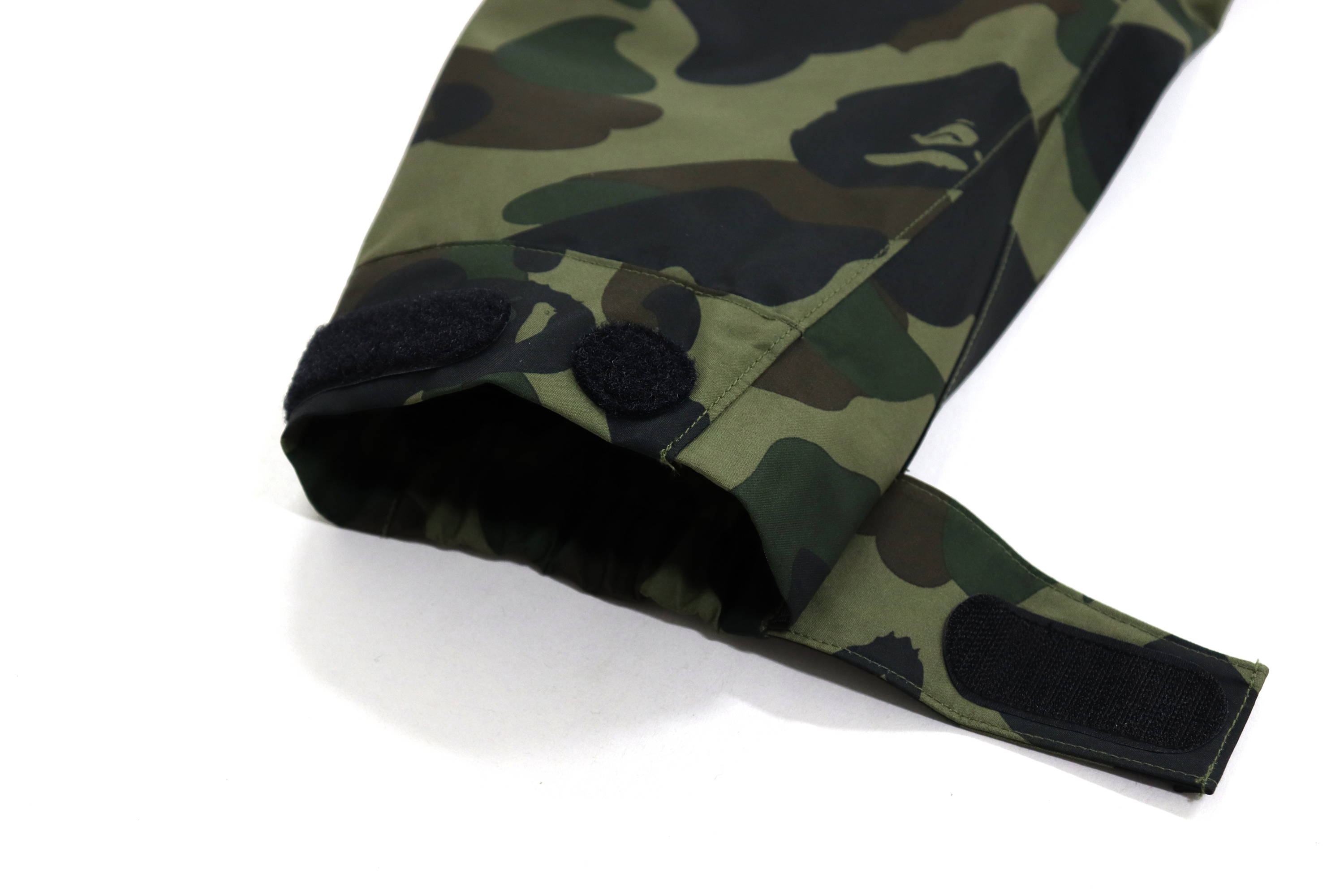 GORE - TEX 1ST CAMO SNOWBOARD JACKET | bape.com GORE - TEX 1ST CAMO SNOWBOARD JACKET | bape.com