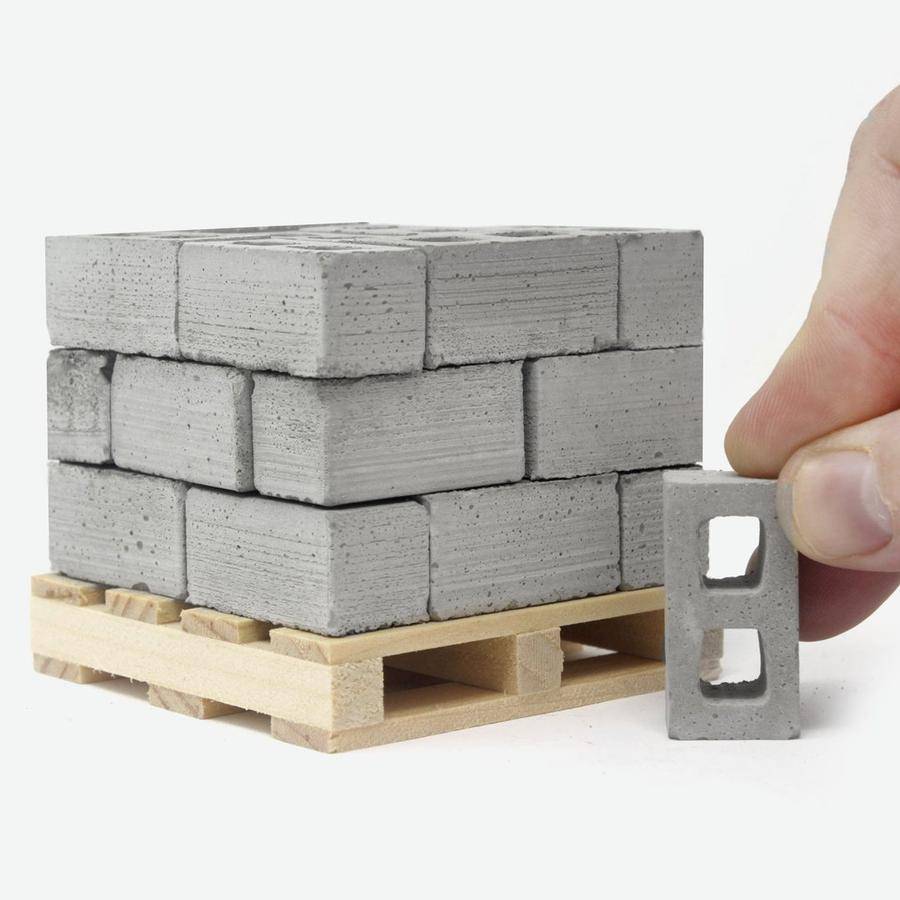 1:12 SCALE MINI CINDER BLOCK PALLET (24PK)
