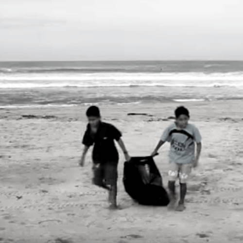 Wave Tribe Sponsors Beach Clean-up Puerto