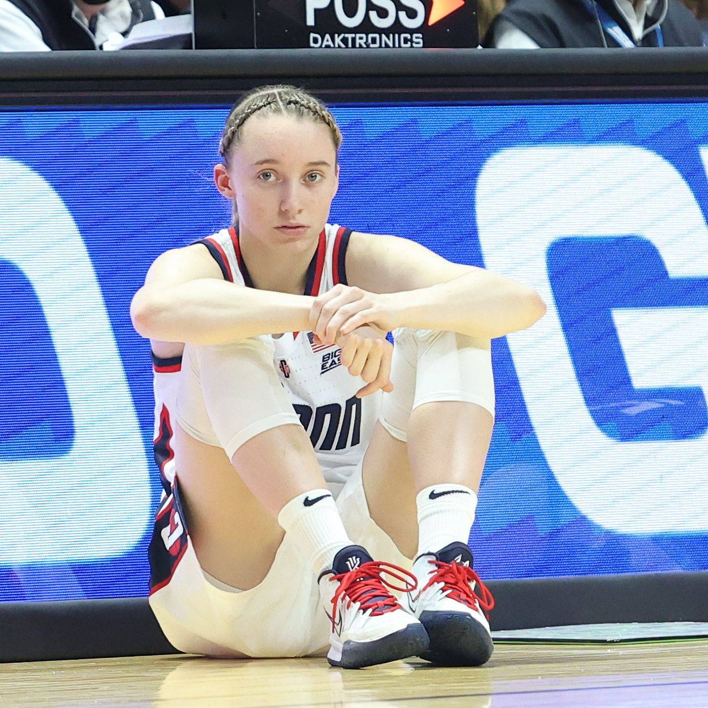 paige bueckers sitting on court