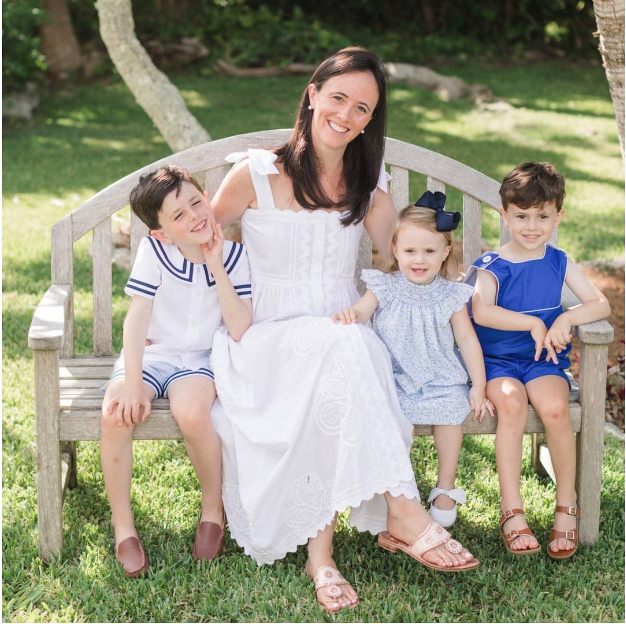 Picture of Meghan and her 3 young children.