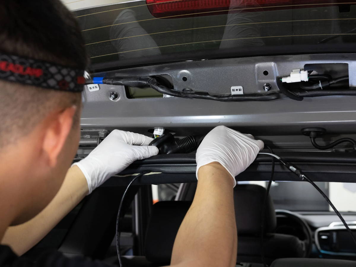 Dash cam installation example from BlackboxMyCar